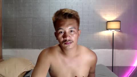 hunkylloyd online show from June 2026 03:30:02 AM