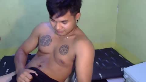 hunkyzeus online show from October 2025 04:29:01 PM