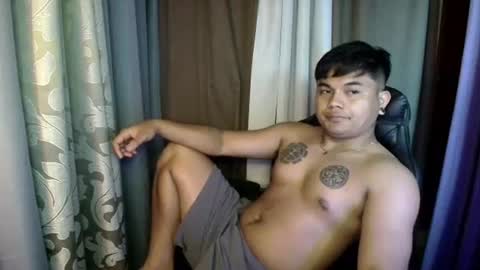 Snapshot of hunkyzeus chatting on July 2026 06:32:02 PM hunkyzeus online show from July 2026 06:32:02 PM