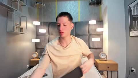 hunterheat_ online show from November 2025 11:54:01 AM