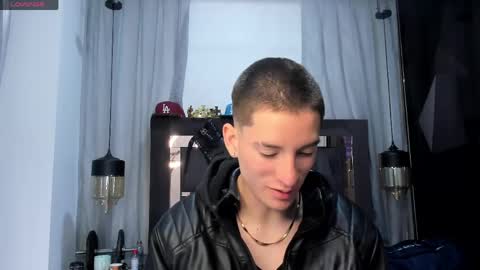 hunterheat_ online show from April 2026 12:19:02 PM