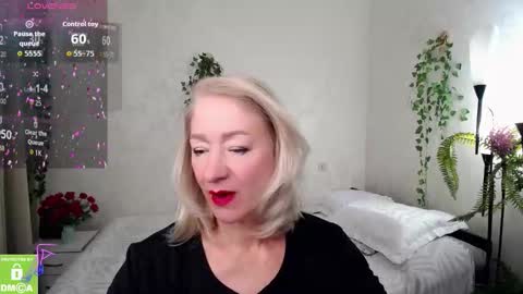 Snapshot of hunters_woman chatting on September 2025 12:10:01 PM Irena online show from September 2025 12:10:01 PM