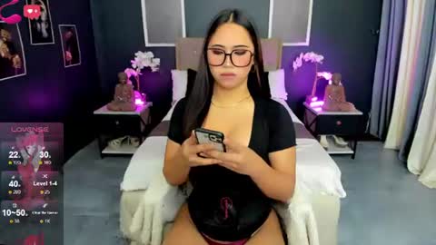 Snapshot of hunterxhuntress chatting on August 2026 10:32:01 AM HELLO HANNAH IS BACK online show from August 2026 10:32:01 AM