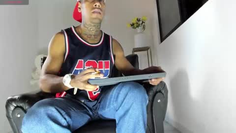 hunting_blondes online show from May 2026 03:30:02 PM
