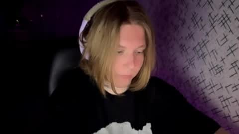 hurtqqq online show from May 2026 06:48:01 PM