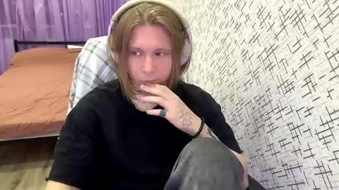 hurtqqq online show from May 2026 05:51:01 PM