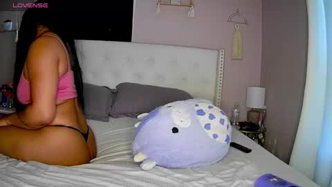 Snapshot of hxnnydrips chatting on February 2026 08:45:02 PM Leah online show from February 2026 08:45:02 PM