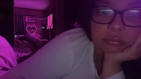 Snapshot of hxnnyyb chatting on February 2026 04:19:01 AM Bex online show from February 2026 04:19:01 AM