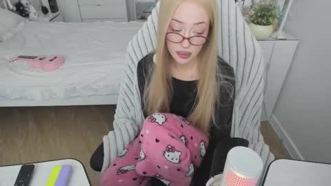 Snapshot of hyorinmaruu chatting on December 2025 07:49:01 AM maru online show from December 2025 07:49:01 AM