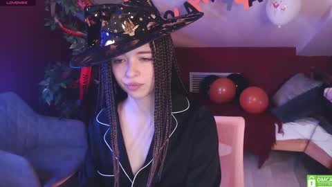 Julia online show from October 2025 09:58:02 PM