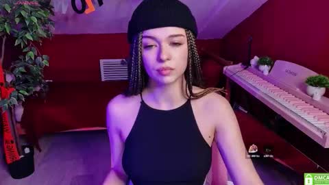 Julia online show from November 2025 08:42:02 PM