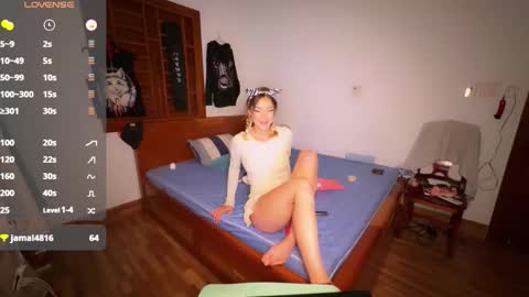 Snapshot of hypnotic_kitty chatting on October 2025 05:15:02 AM Your submissive lady 3 online show from October 2025 05:15:02 AM