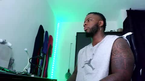 Mr H Independent model online show from October 2025 02:04:02 AM