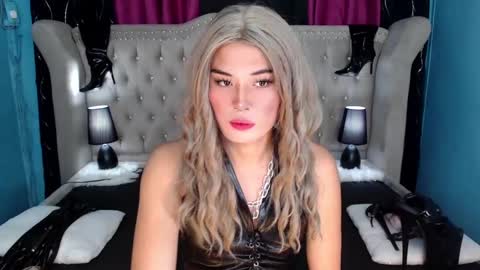 Snapshot of iam_yourtrough_pleasurecumshot chatting on March 2025 04:34:02 AM mica online show from March 2025 04:34:02 AM