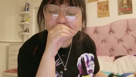 Snapshot of iam_zoechan chatting on June 2026 01:47:02 AM Zoe 3 online show from June 2026 01:47:02 AM