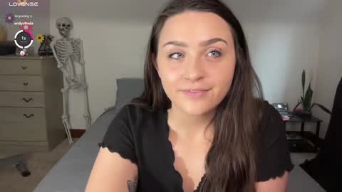 Crystal online show from February 2025 04:28:01 PM