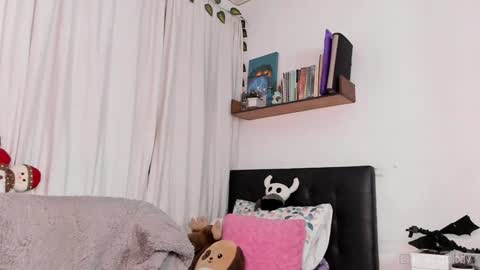 Snapshot of iammelody_ chatting on December 2024 06:57:02 AM Mel online show from December 2024 06:57:02 AM