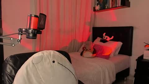 Snapshot of iammelody_ chatting on September 2025 02:02:01 AM Mel online show from September 2025 02:02:01 AM