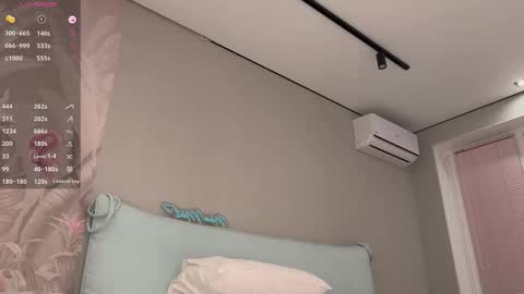 Nina  online show from October 2025 07:25:01 PM