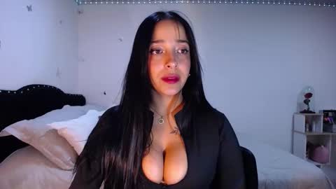 Camila online show from October 2025 03:06:02 AM