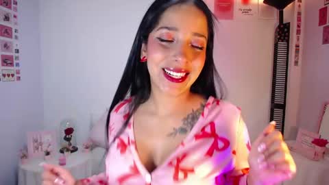 Snapshot of iamroxanne chatting on May 2026 04:58:02 PM Camila online show from May 2026 04:58:02 PM
