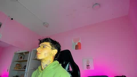 IAN CASTILLO online show from December 2025 11:19:01 AM