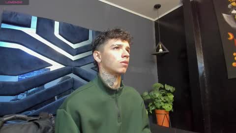 IAN CASTILLO online show from January 2026 11:15:02 AM