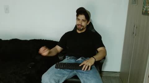 Ian Davis online show from November 2025 02:02:02 AM