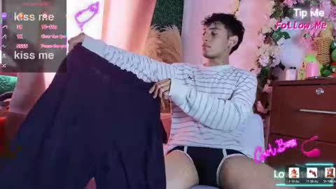 Snapshot of ian_hunter01 chatting on March 2026 01:24:01 PM IAN HUNTER online show from March 2026 01:24:01 PM