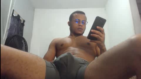 ian_tuner online show from October 2025 07:05:01 PM