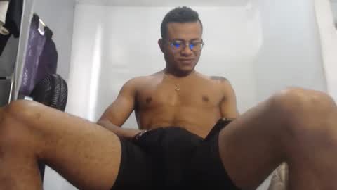 ian_tuner online show from November 2025 05:02:02 PM