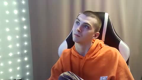 MAX online show from February 2025 06:19:02 PM