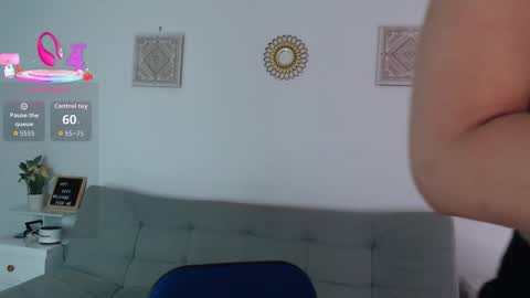 ice_y_abigail online show from November 2025 11:03:01 PM