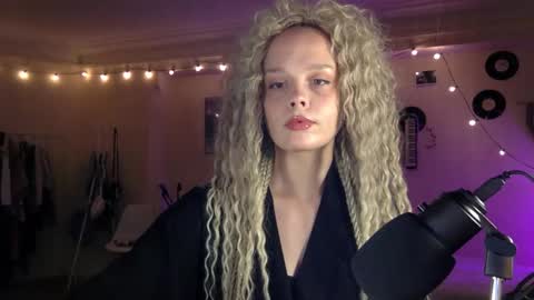 Nina online show from January 2026 11:43:02 PM