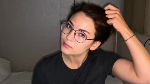 Ksenia online show from October 2025 12:41:02 PM