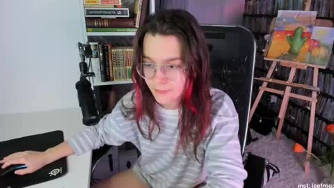 Julia online show from March 2025 09:59:01 PM