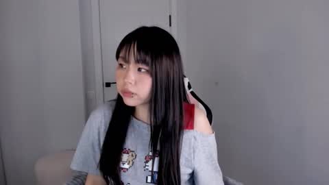 Snapshot of ichigo_o chatting on October 2025 07:08:01 AM Hitomi online show from October 2025 07:08:01 AM