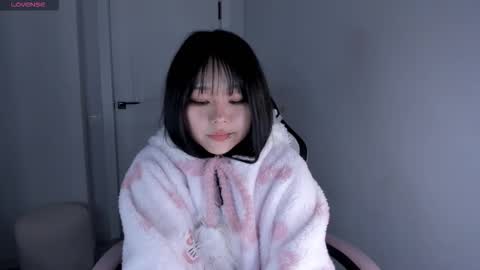 Snapshot of ichigo_o chatting on November 2025 01:28:02 AM Hitomi online show from November 2025 01:28:02 AM