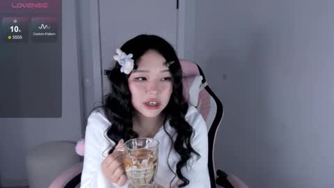 Snapshot of ichigo_o chatting on November 2025 05:44:01 PM Hitomi online show from November 2025 05:44:01 PM