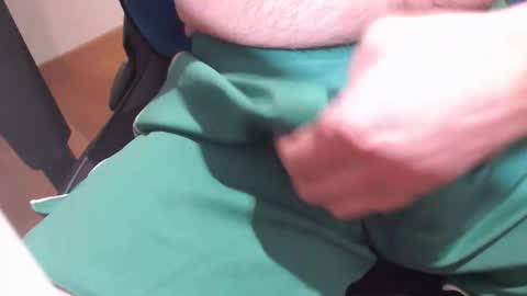 icky_thumps online show from November 2025 08:21:01 PM