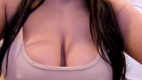 Icy online show from November 2025 10:26:02 AM