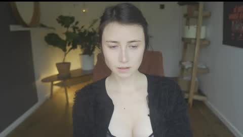 Snapshot of ifyouleave chatting on October 2025 10:49:01 AM Belle online show from October 2025 10:49:01 AM