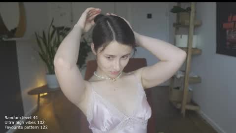 Snapshot of ifyouleave chatting on November 2025 11:23:02 AM Belle online show from November 2025 11:23:02 AM