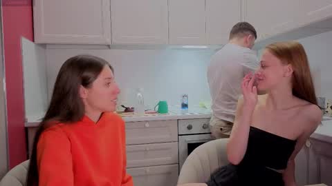 Julia and Mira online show from January 2026 01:48:02 PM