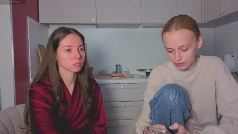 Snapshot of ihavepaws33 chatting on July 2026 11:04:01 AM Julia and Mira online show from July 2026 11:04:01 AM