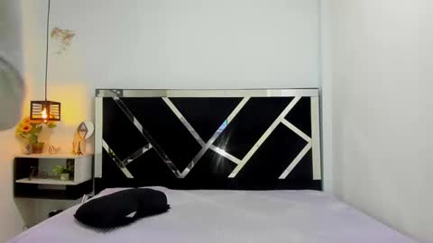 Isabella online show from September 2025 12:38:01 PM