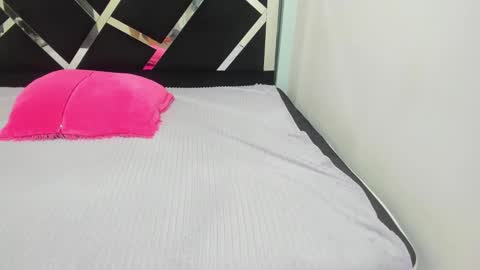 Isabella online show from September 2025 12:29:01 PM