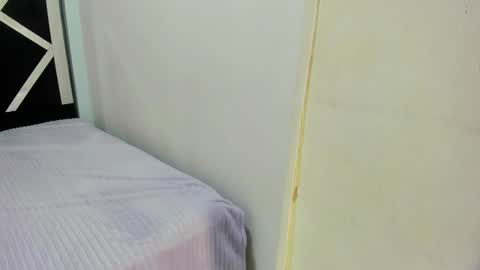 Isabella online show from October 2025 01:50:01 PM