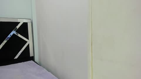 Isabella online show from October 2025 01:08:02 PM