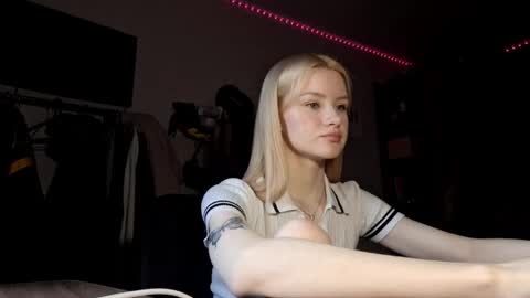 Snapshot of ilianamessersmith chatting on February 2026 06:17:02 AM ShyLuna online show from February 2026 06:17:02 AM